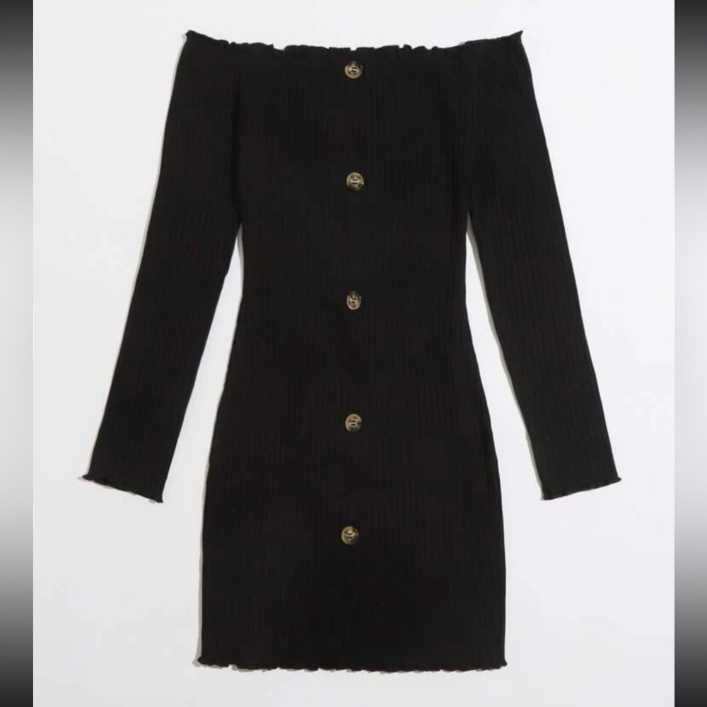 Off the shoulders black dress